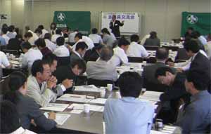 問題提起する堂上・大阪同友会代表理事