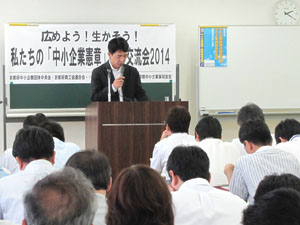 �{�{���F��