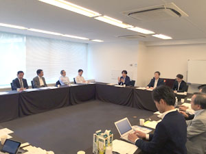 中同協・金融庁と懇談
