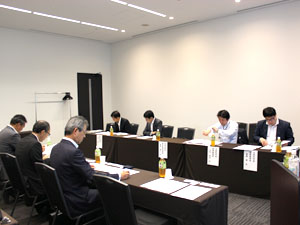 共同求人と社員教育委が文科省、厚労省、経産省と懇談